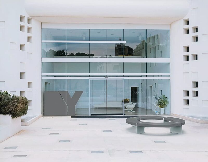 sitzbank-leni__shoKAT0061563 Sitzbank LENI gebogen, in DB 703 eisenglimmer und RAL 9006 weißaluminium (zweifarbig auf Anfrage)