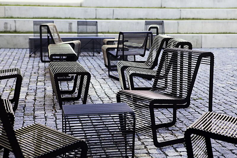 sitzbank-limpido__shoKAT0055066 Sitze und Sitzbank LIMPIDO mit und ohne Rückenlehne, in RAL 9005 tiefschwarz