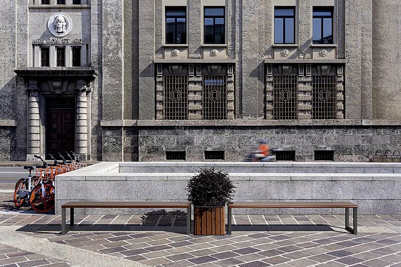 sitzbank-mantua__shoKAT0065729 Sitzbank MANTUA ohne Rückenlehne, Aluminium in Durmast Eichenholzoptik-Effekt (auf Anfrage gegen Mehrpreis), Stahlteile in eisenglimmergrau