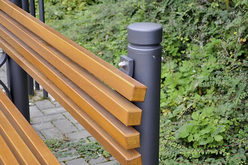 sitzbank-mit-poller-boulevard-102__shoKAT0061394 sitzbank-mit-poller-boulevard-102__shoKAT0061394