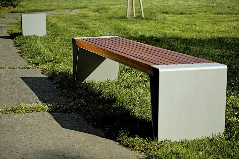 sitzbank-radium__shoKAT0042632 Sitzbank RADIUM ohne Rückenlehne, mit Jatobaholzbelattung, Stahlteile in RAL 9006 weißaluminium
