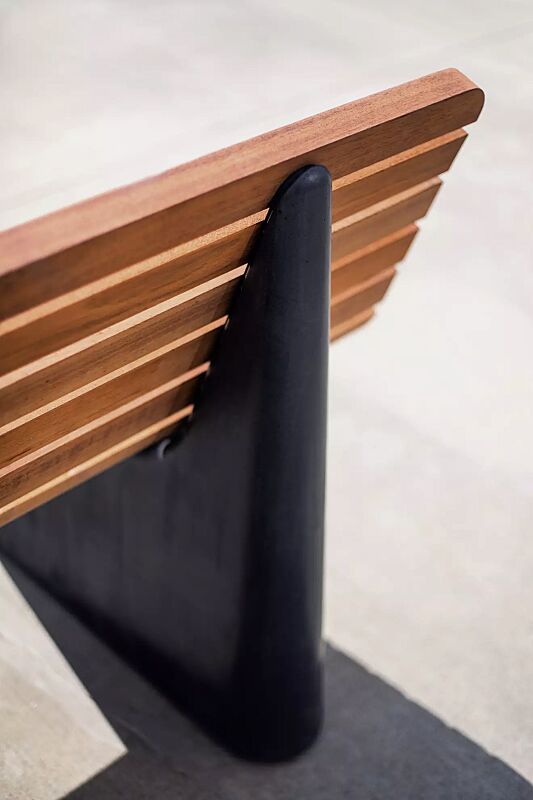 sitzbank-reforma__shoKAT0068715 Sitzbank REFORMA mit breiter Rückenlehne, gerade, mit Längsbelattung, mit Jatobaholzbelattung, HSC®-Beton in dunkelgrau