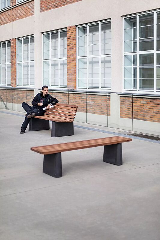 sitzbank-reforma__shoKAT0068942 Sitzbank REFORMA mit und ohne Rückenlehne, gerade, mit Längsbelattung, mit Jatobaholzbelattung, HSC®-Beton in dunkelgrau