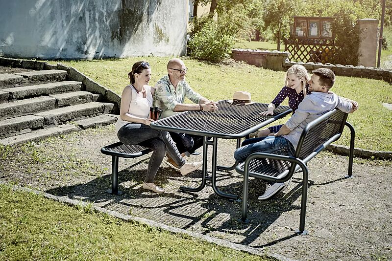 sitzbank-rimini__shoKAT0050519 Sitzbänke RIMINI ohne und mit Rückenlehe und Tisch RIMINI, in DB 703 eisenglimmer