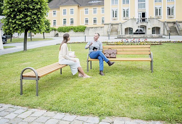 Sitzbänke SAN REMO mit und ohne Rückenlehne, mit Eschenholzbelattung