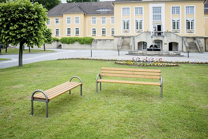 Sitzbänke SAN REMO mit und ohne Rückenlehne, mit Eschenholzbelattung