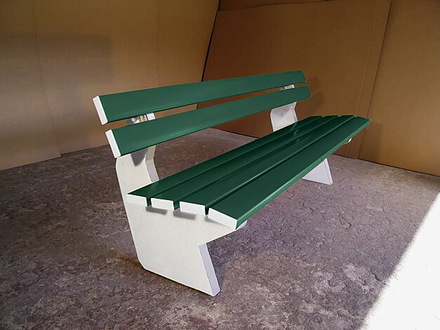 Sitzbank SICILIA mit Rückenlehne, Belattung mit PVC-Leisten, mit Stahleinlage, in RAL 6005 moosgrün