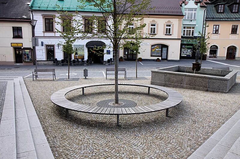 sitzbank-vera-solo__shoKAT0052137 Sitzbank VERA SOLO bestehend aus Einzelelementen, gebogen 90°, modular erweiterbar, Sitzfläche mit Jatobaholzbelattung, Stahlteile in RAL 9007 graualuminium