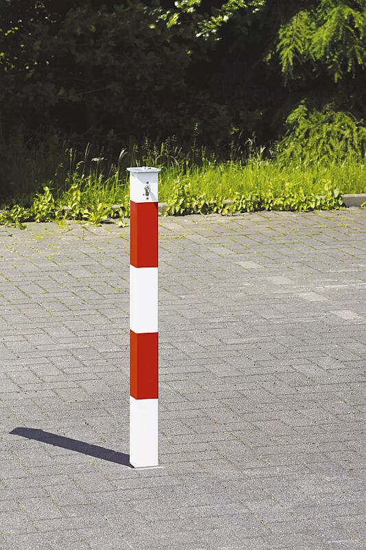 Sperrpfosten GALICIA aus Aluminium rot-weiß lackiert, mit Abschlusskappe aus Aluminium natur