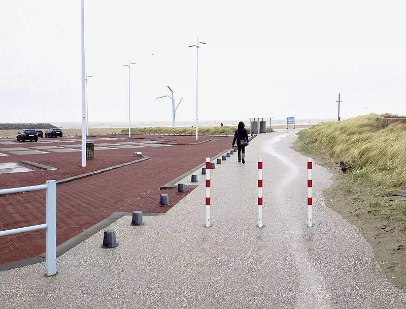 sperrpfosten-geroda__shoKAT0068974 Sperrpfosten GERODA zum Einbetonieren, Ø 60 mm, herausnehmbar aus Bodenhülse mittels Dreikantschloss, feuerverzinkt und pulverbeschichtet