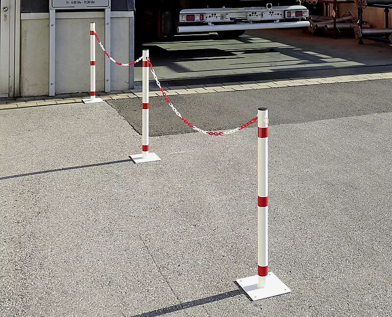 sperrpfosten-linares__shoKAT0060811 Sperrpfosten LINARES zum Aufdübeln, mit Absperrketten