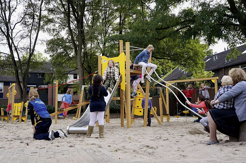 Spielkombination DANIEL mit weiteren Spielgeräten