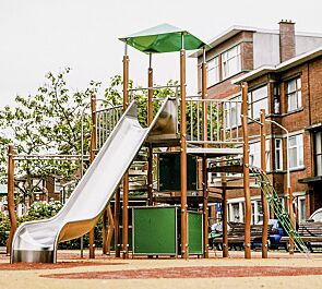 <div id="container" class="container">Spielkombination HARMENS</div>