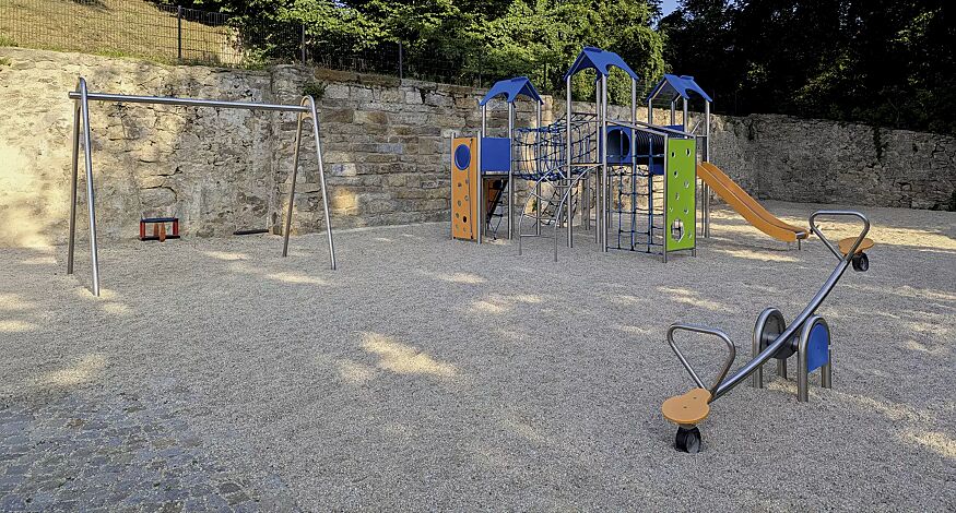 Spielplatz-Set JULIA bestehend aus Wippe ZUMA, Spielanlage LASSE, Schaukel JAQUE