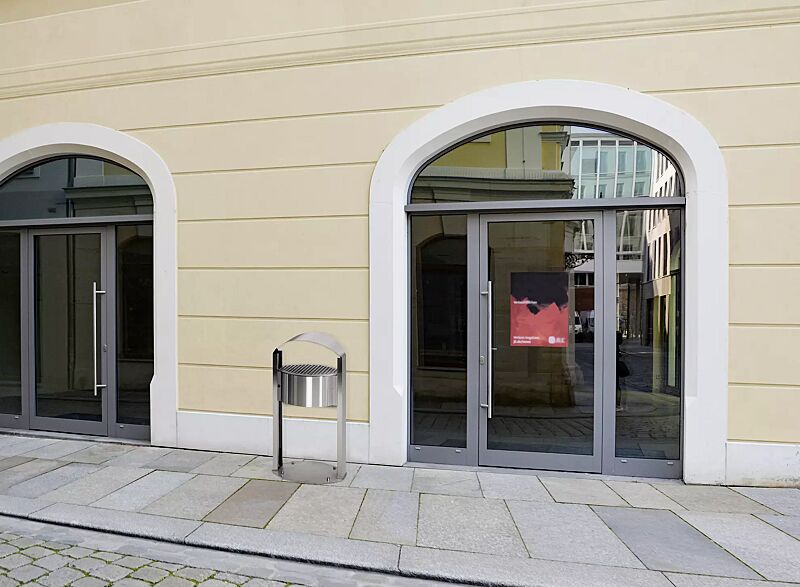 standascher-caledon__shoKAT0064518 Standascher CALEDON, ohne Werbefläche