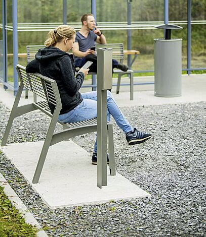 Standascher VALET, 2 Liter, zum Aufdübeln, Stahlteile in RAL 9007 graualuminium sowie Sitzbank VERA und Abfallbehälter MATANE