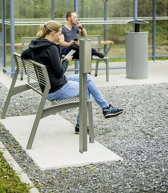 standascher-valet__shoKAT0056256 Standascher VALET, 2 Liter, zum Aufdübeln, Stahlteile in RAL 9007 graualuminium sowie Sitzbank VERA und Abfallbehälter MATANE