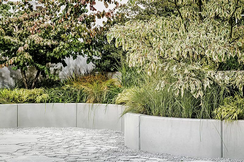 Stützwand MIURA bestehend aus verschiedenen Elementen