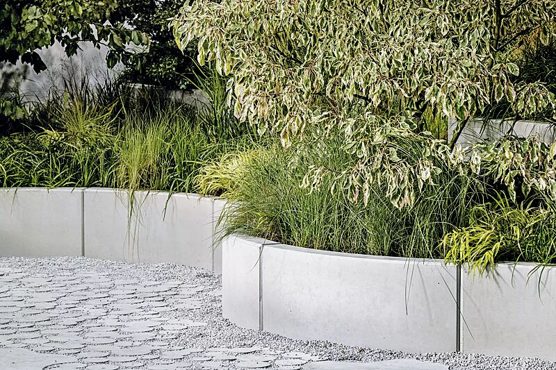 Stützwand MIURA bestehend aus verschiedenen Elementen