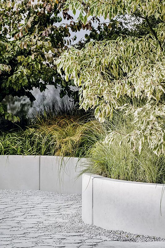 Stützwand MIURA bestehend aus verschiedenen Elementen