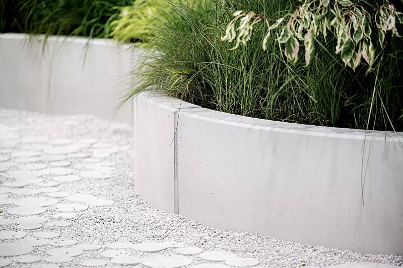 Stützwand MIURA bestehend aus verschiedenen Elementen