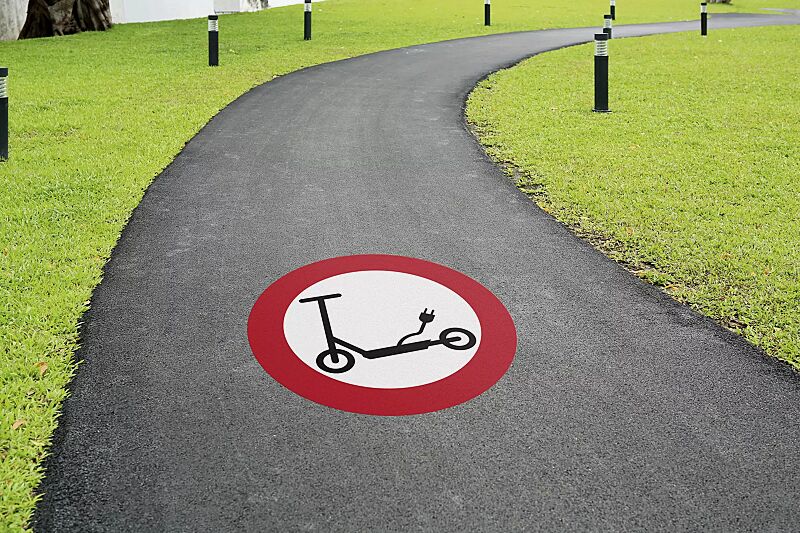 thermoplastische-markierung---verbot-fuer-e-scooter__shoKAT0075994 Thermoplastische Markierung VERBOT FÜR E-SCOOTER