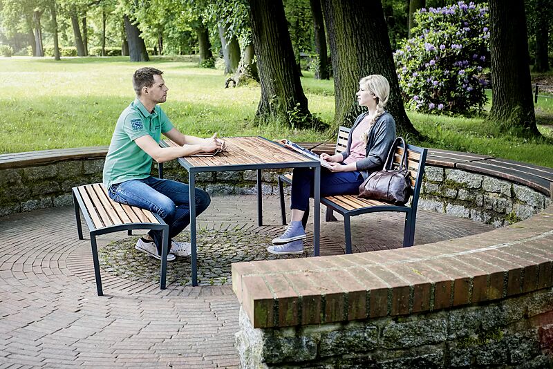 tisch-camilla__shoKAT0050507 Tisch CAMILLA und Sitzbänke CAMILLA ohne und mit Rückenlehne, mit Hartholzbelattung, Stahlteile in RAL 7016 anthrazitgrau