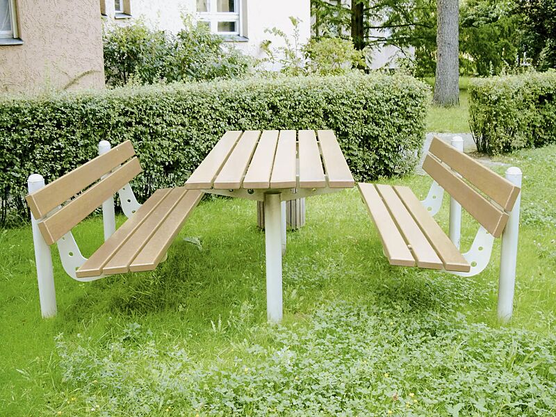 tisch-cortona__shoKAT0063555 Bank-Tisch-Kombination CORTONA mit Louro Gamela Holzbelattung bestehend aus einem Tisch und 2 Sitzbänken mit Rückenlehnen, Stahlteile in RAL 9006 weißaluminium