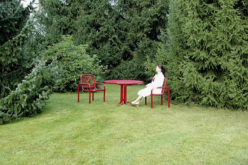 tisch-egna__shoKAT0037948 Tisch EGNA in RAL 3000 feuerrot und Sitz EGNA