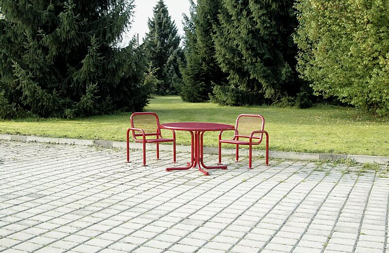 tisch-egna__shoKAT0037949 Tisch EGNA in RAL 3000 feuerrot und Sitz EGNA