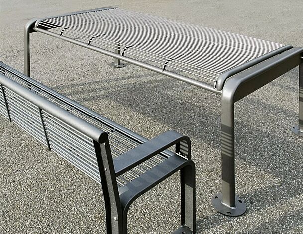 Bank-Tisch-Kombination ETHOS bestehend aus einem Tisch und Sitzbank mit Rückenlehne, in eisenglimmergrau