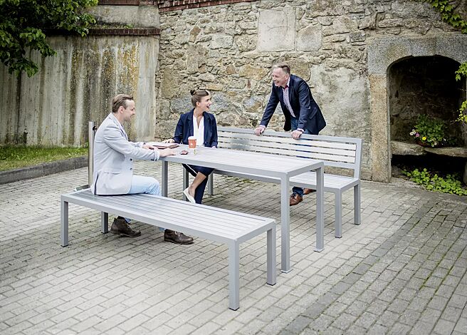 Tisch LIGURIA zum freien Aufstellen, mit Edelstahlauflage sowie Sitzbank LIGURIA, ohne und mit Rückenlehne