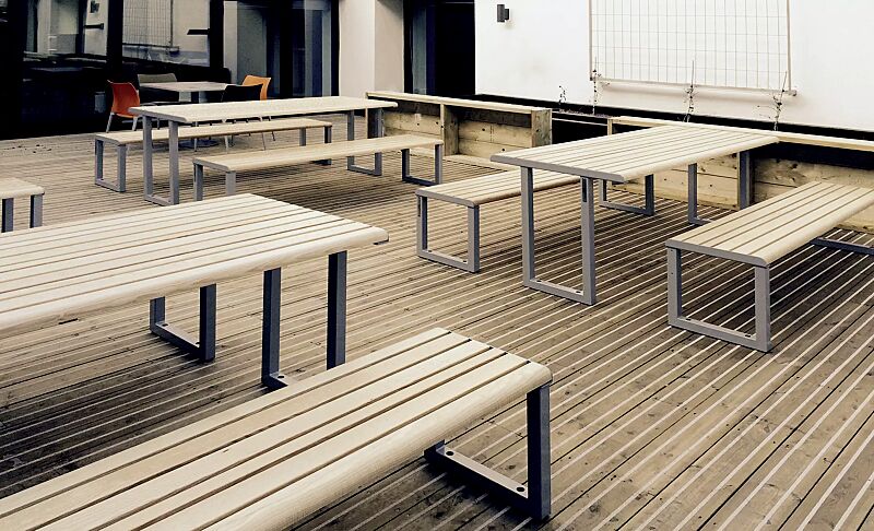 Tisch MANTUA und Sitzbank MANTUA ohne Rückenlehne Aluminium in natürlichem Eschenholzoptik-Effekt, Stahlteile in eisenglimmergrau