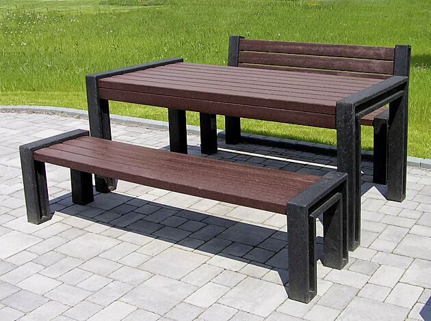 Bank-Tisch-Kombination ODERZO bestehend aus Sitzbank mit und ohne Rückenlehne und einem Tisch, aus Recycling-Kunststoff