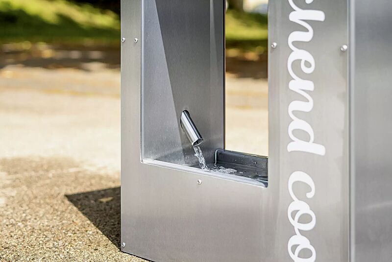 trinkbrunnen-luras__shoKAT0074427 Detail: Hundetrinkschale