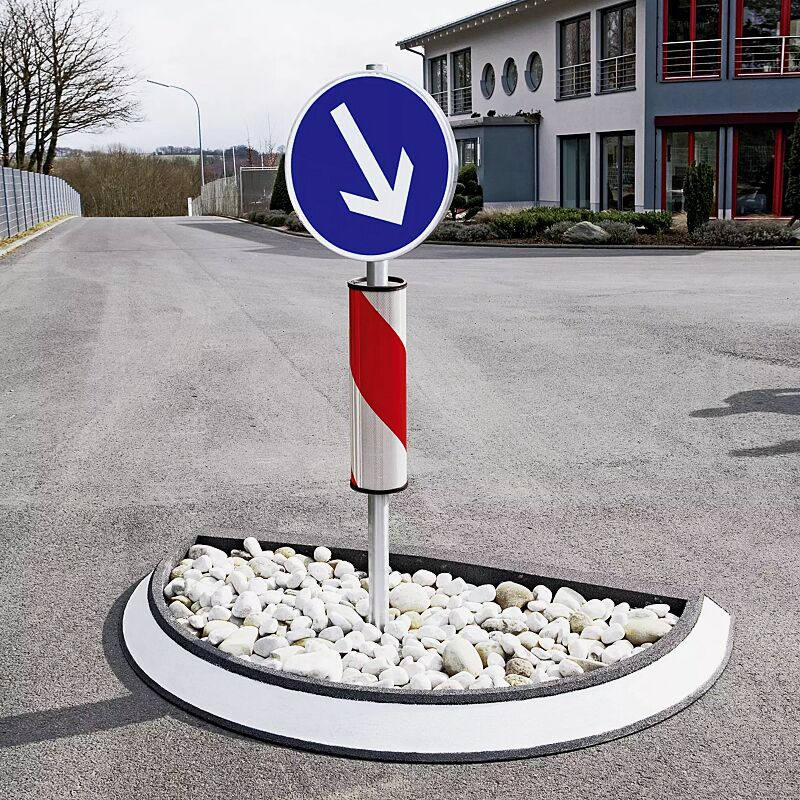 verkehrsinsel-pointer__shoKAT0015740 Außenring befüllt mit Steinen