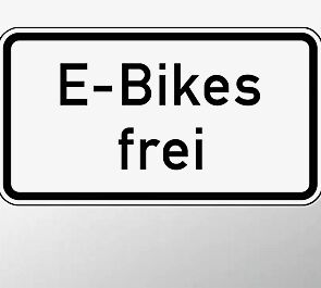 Verkehrszeichen: E-Bikes frei