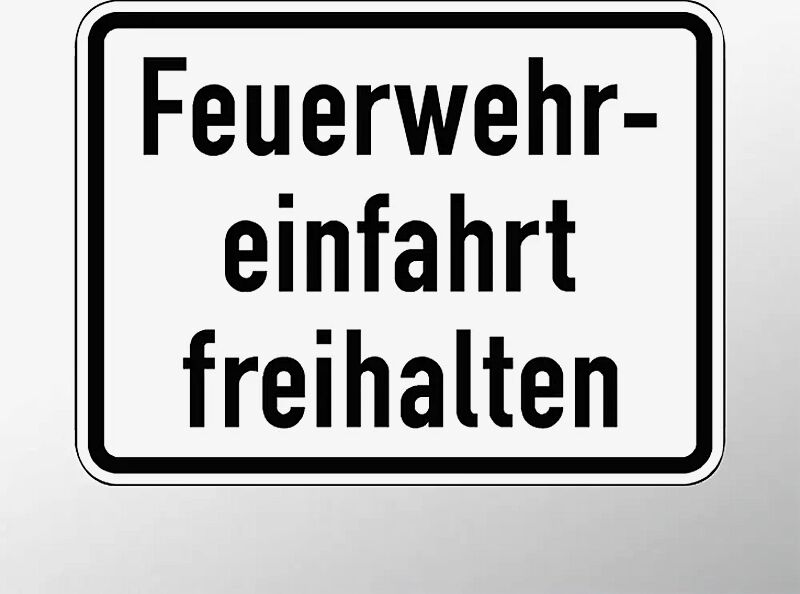 Verkehrszeichen: Feuerwehreinfahrt freihalten