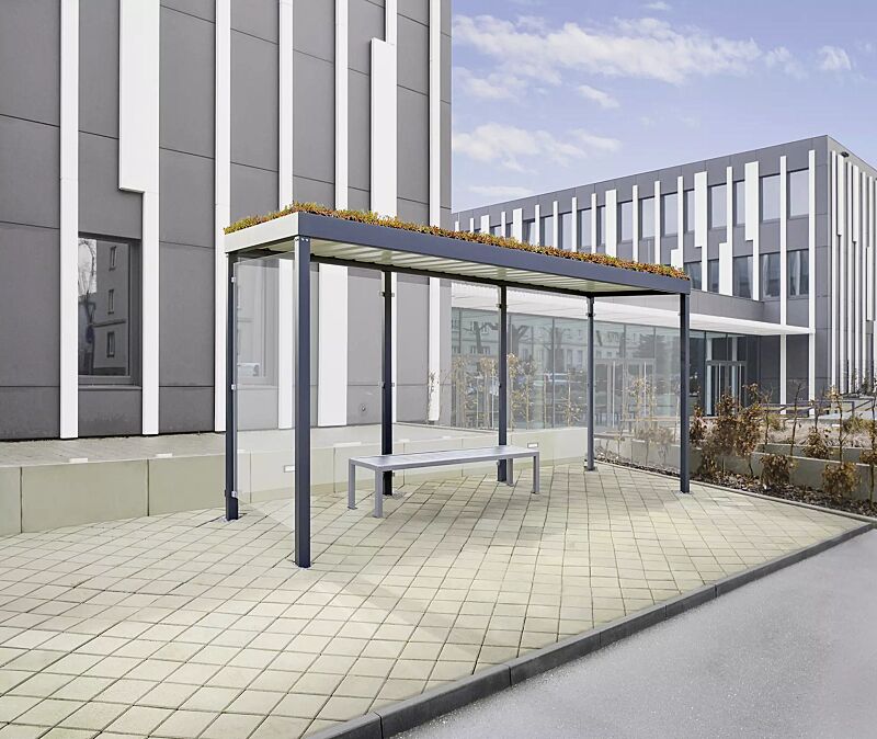 wartehalle-gemala-green__shoKAT0075458 Wartehalle GEMALA GREEN, Dachbreite x Dachtiefe 4600 mm x 1600 mm, ink. Rück- / Seitenwände ESG, Klarglas, Dacheindeckung Trapezblech, Stahlkonstruktion in RAL 7016 anthrazitgrau Wartehalle GEMALA GREEN, Dachbreite x Dachtiefe 4600 mm x 1600 mm, Stahlk...