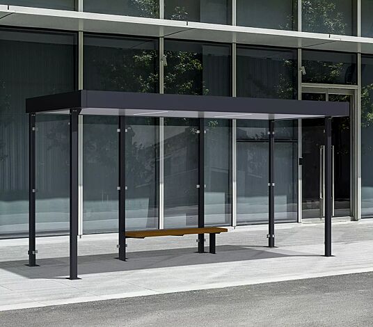 Wartehalle LUNA, Dachbreite x Dachtiefe 4660 mm x 2000 mm, Rück- und Seitenwände ESG, Klarglas, Deckenverkleidung mit LED-Beleuchtung, Sitzbank PURE, Stahlkonstruktion in RAL 7016 anthrazitgrau