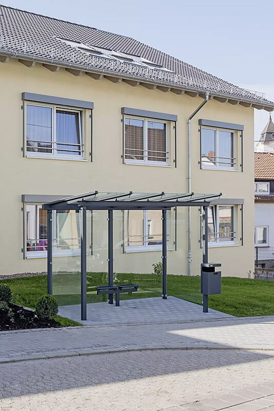 wartehalle-pegasus__shoKAT0030364 Wartehalle PEGASUS Dachbreite x Dachtiefe 3300 mm x 2000 mm, Stahlkonstruktion feuerverzinkt und pulverbeschichtet inkl. Rück- / Seitenwände ESG, Klarglas, Dacheindeckung VSG, Klarglas Wartehalle PEGASUS, Dachbreite x Dachtiefe 3300 mm x 2000 mm, mit ...