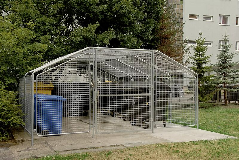 wertstoffueberdachung-sputnik__shoKAT0001137 Wertstoffüberdachung SPUTNIK für 8 Stück 4-Rad-Abfallgroßbehälter, Dachbreite x Dachtiefe 4750 mm x 6000 mm, Stahlkonstruktion feuerverzinkt